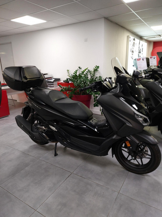 FORZA 125 TOPBOX - MARSEILLE