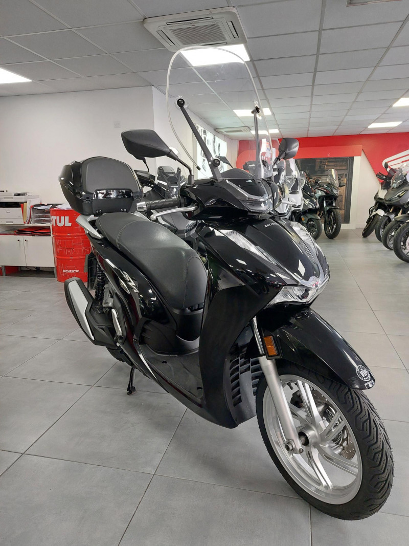 HONDA NT 1100 DCT GARAGE FOLIE MERICOURT  PARIS 